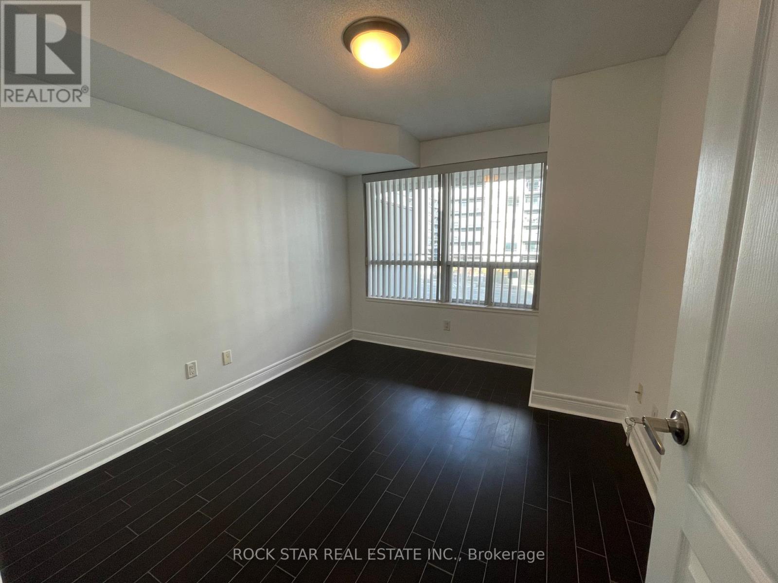 515 - 48 Suncrest Boulevard, Markham, Ontario  L3T 7Y6 - Photo 9 - N12479789