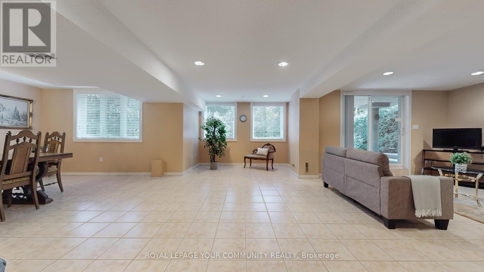 35 La Rush Drive, Toronto, Ontario  M9P 1S8 - Photo 26 - W12479786