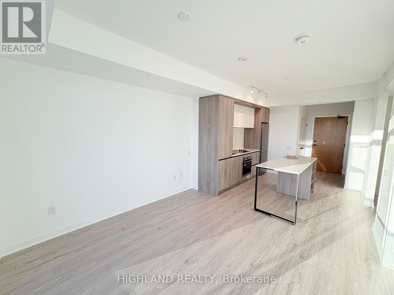 2105 - 2495 Eglinton Avenue W, Mississauga, Ontario  L5M 2T2 - Photo 6 - W12479788