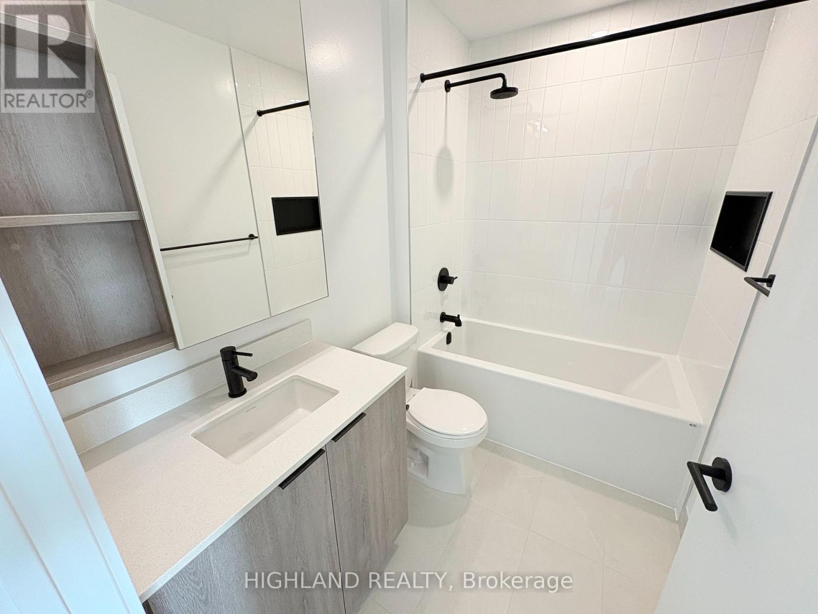 2105 - 2495 Eglinton Avenue W, Mississauga, Ontario  L5M 2T2 - Photo 9 - W12479788