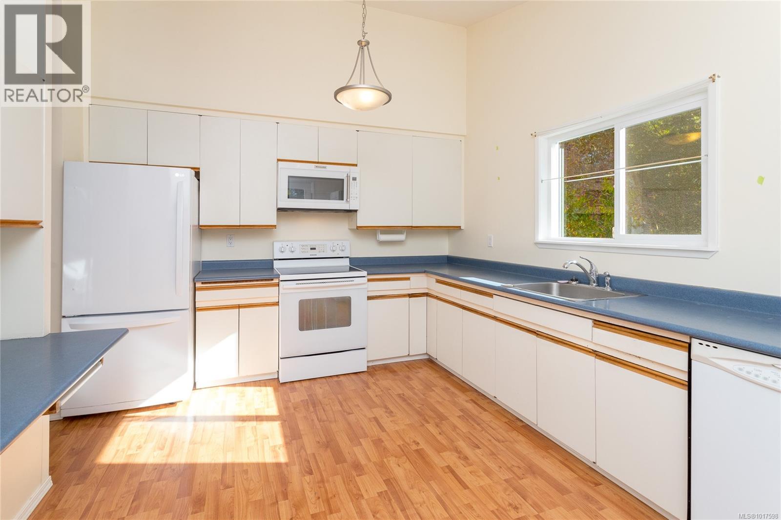 7086 Maber Rd, Central Saanich, British Columbia  V8M 1S9 - Photo 13 - 1017598