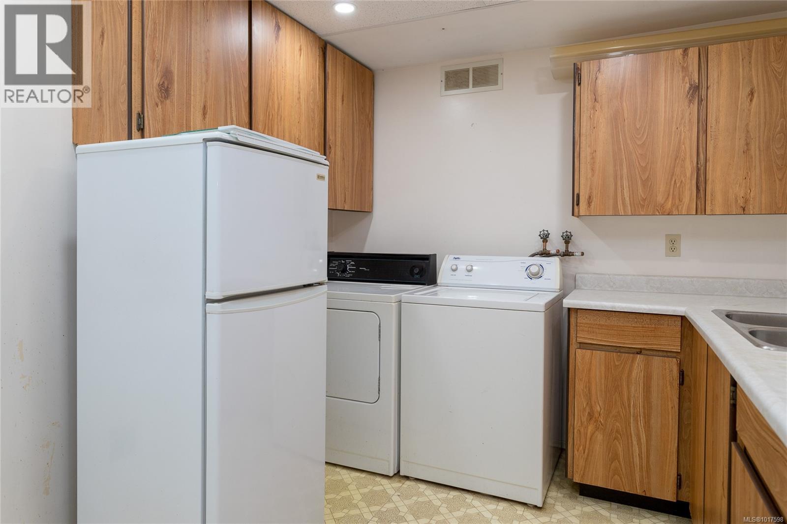 7086 Maber Rd, Central Saanich, British Columbia  V8M 1S9 - Photo 23 - 1017598