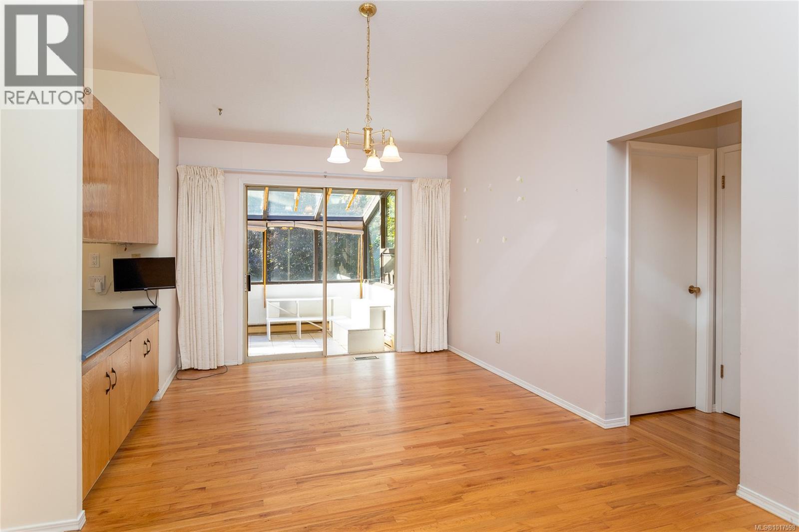 7086 Maber Rd, Central Saanich, British Columbia  V8M 1S9 - Photo 9 - 1017598