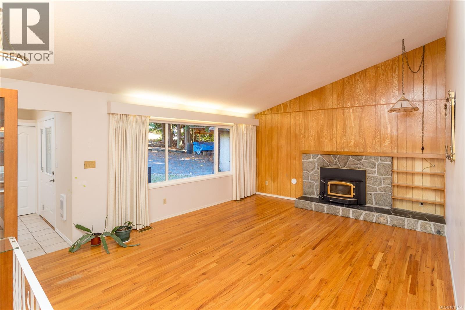 7086 Maber Rd, Central Saanich, British Columbia  V8M 1S9 - Photo 5 - 1017598