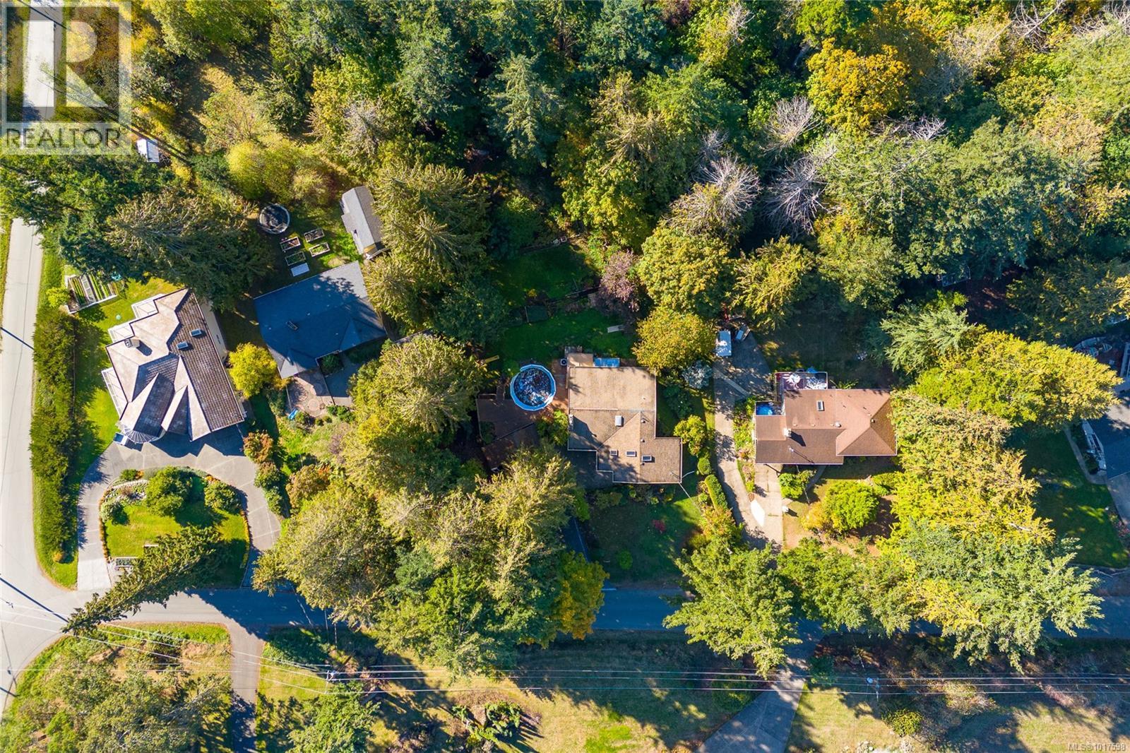 7086 Maber Rd, Central Saanich, British Columbia