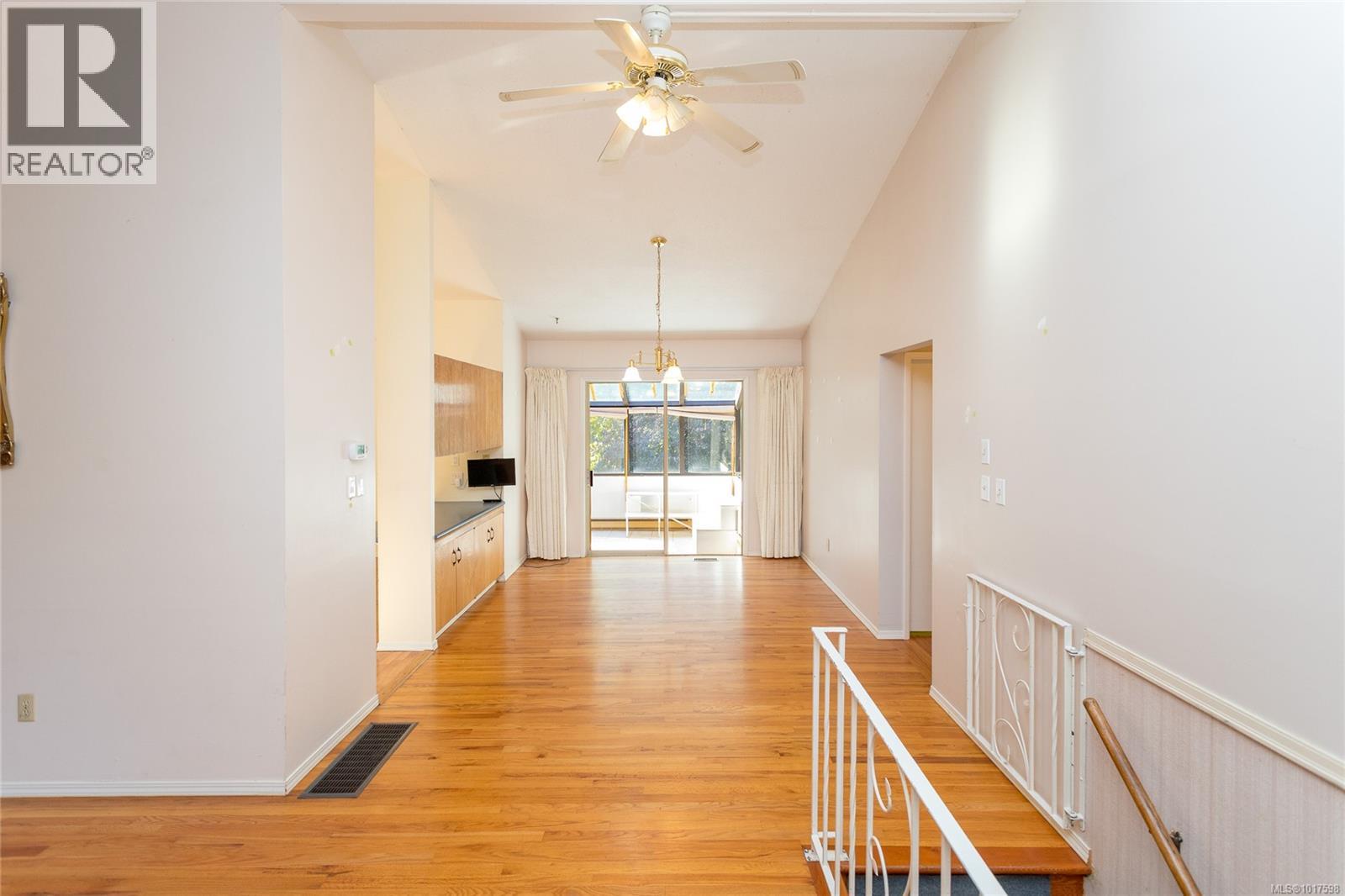 7086 Maber Rd, Central Saanich, British Columbia  V8M 1S9 - Photo 8 - 1017598