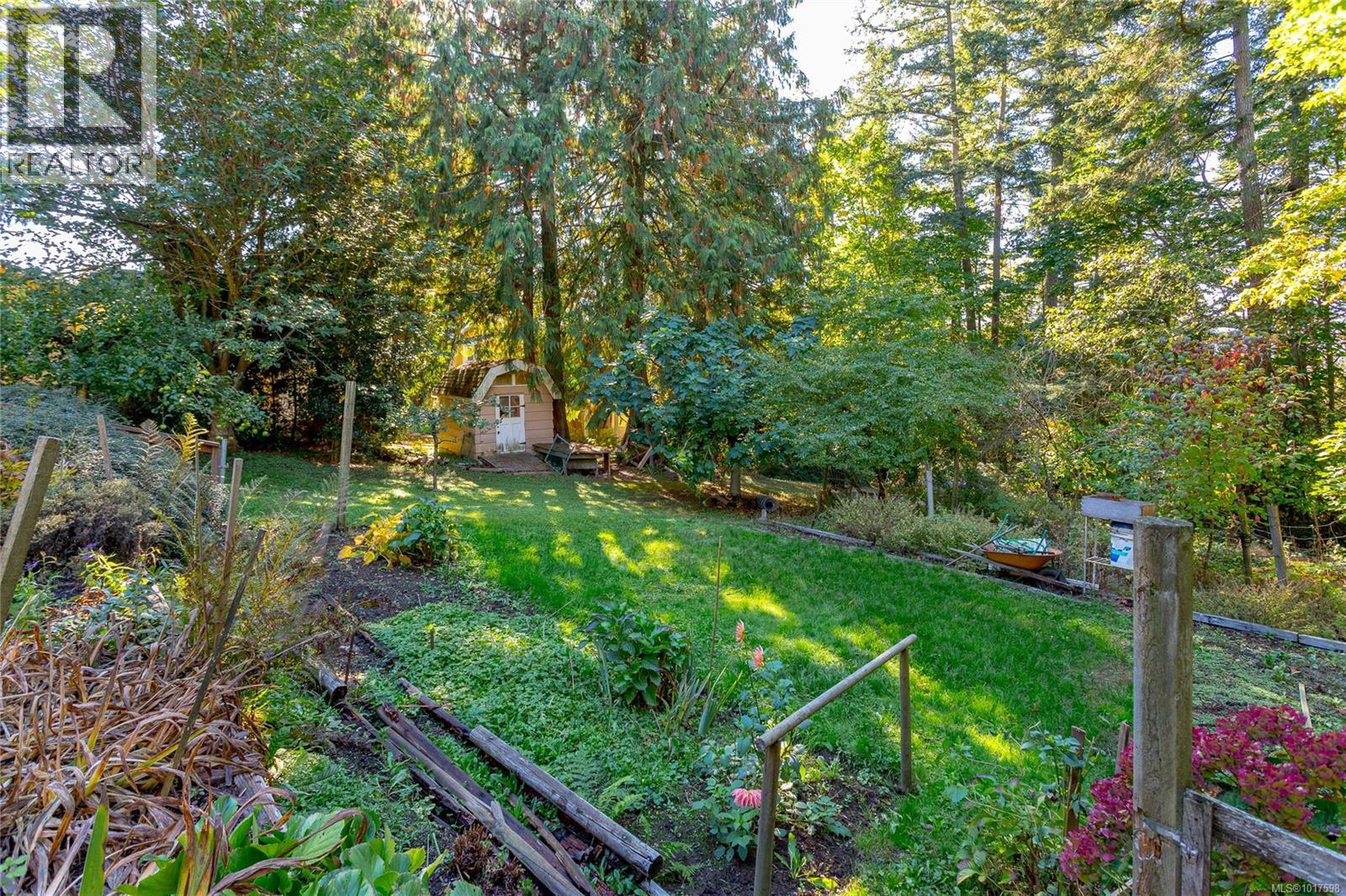 7086 Maber Rd, Central Saanich, British Columbia  V8M 1S9 - Photo 31 - 1017598