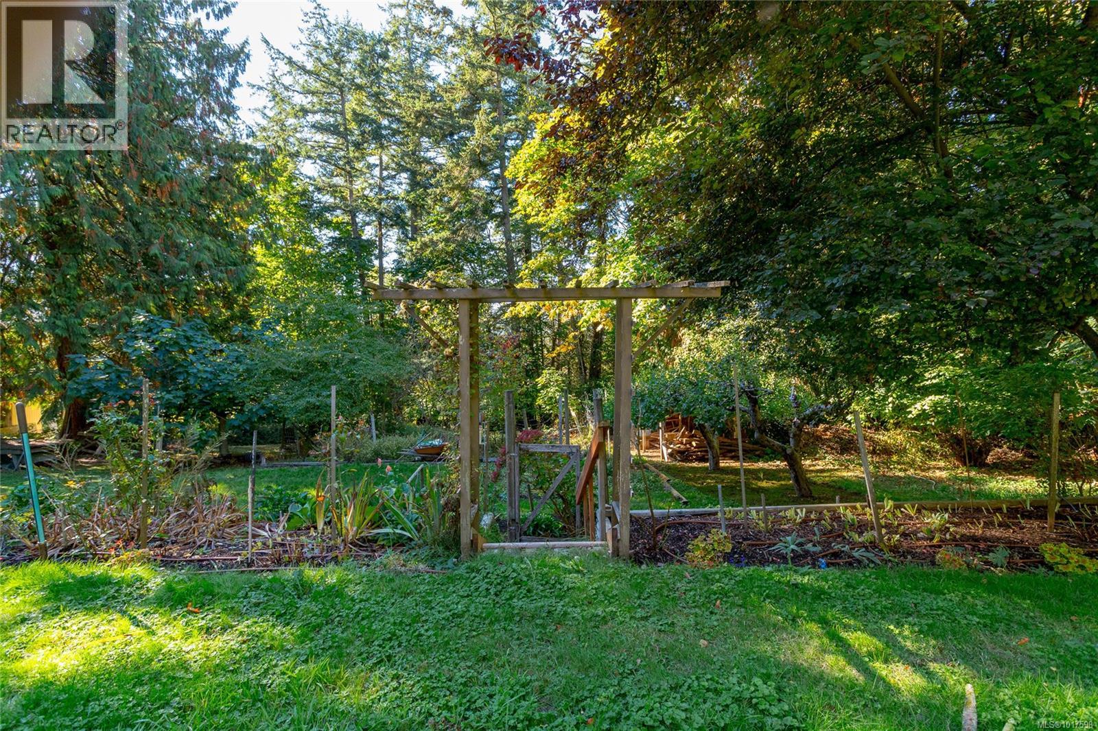 7086 Maber Rd, Central Saanich, British Columbia  V8M 1S9 - Photo 30 - 1017598