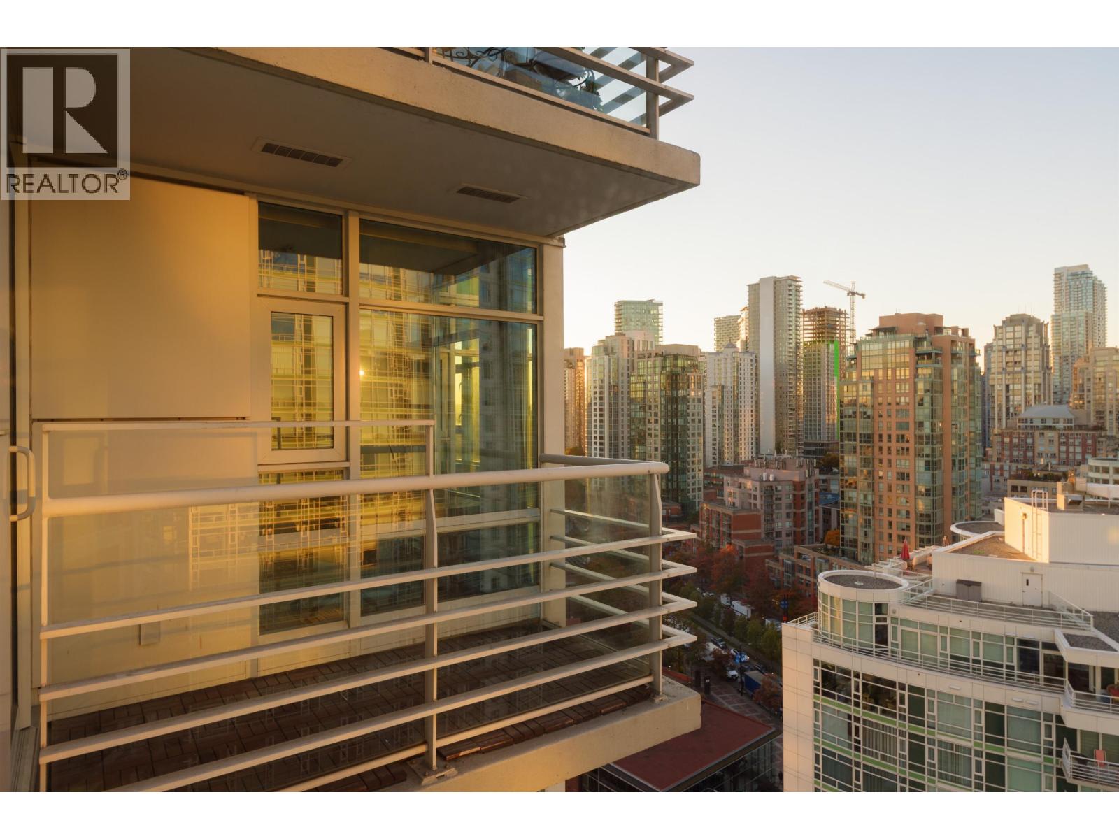 2305 1199 Marinaside Crescent, Vancouver, British Columbia  V6Z 2Y2 - Photo 2 - R3061478