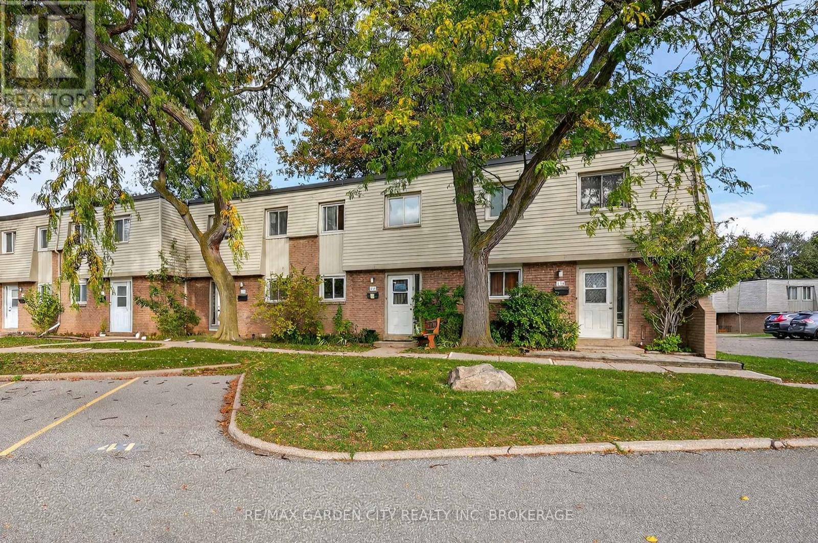 133 - 17 OLD PINE TRAIL, St. Catharines, Ontario
