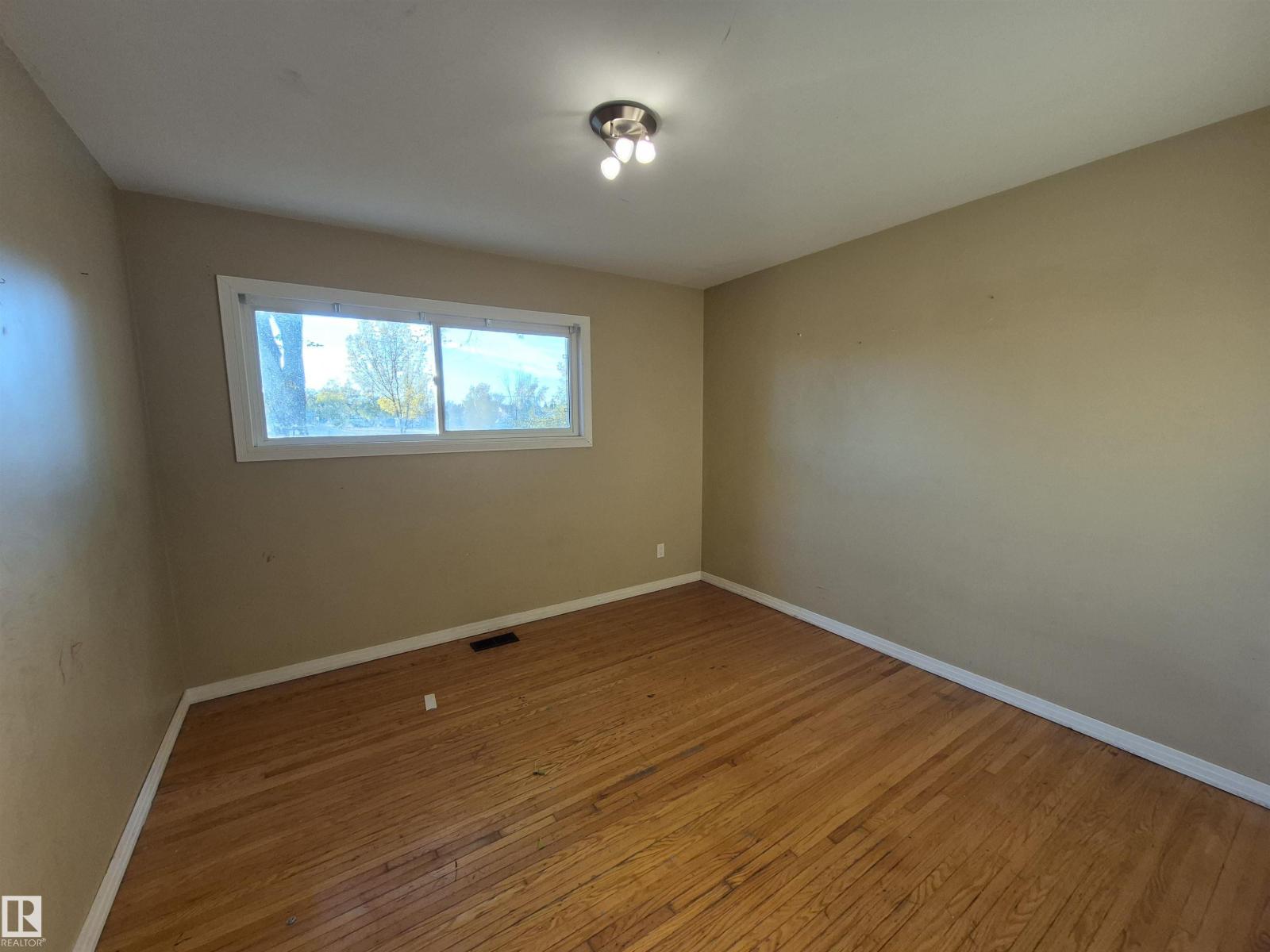9531 158 St Nw, Edmonton, Alberta  T5P 2W6 - Photo 7 - E4463310