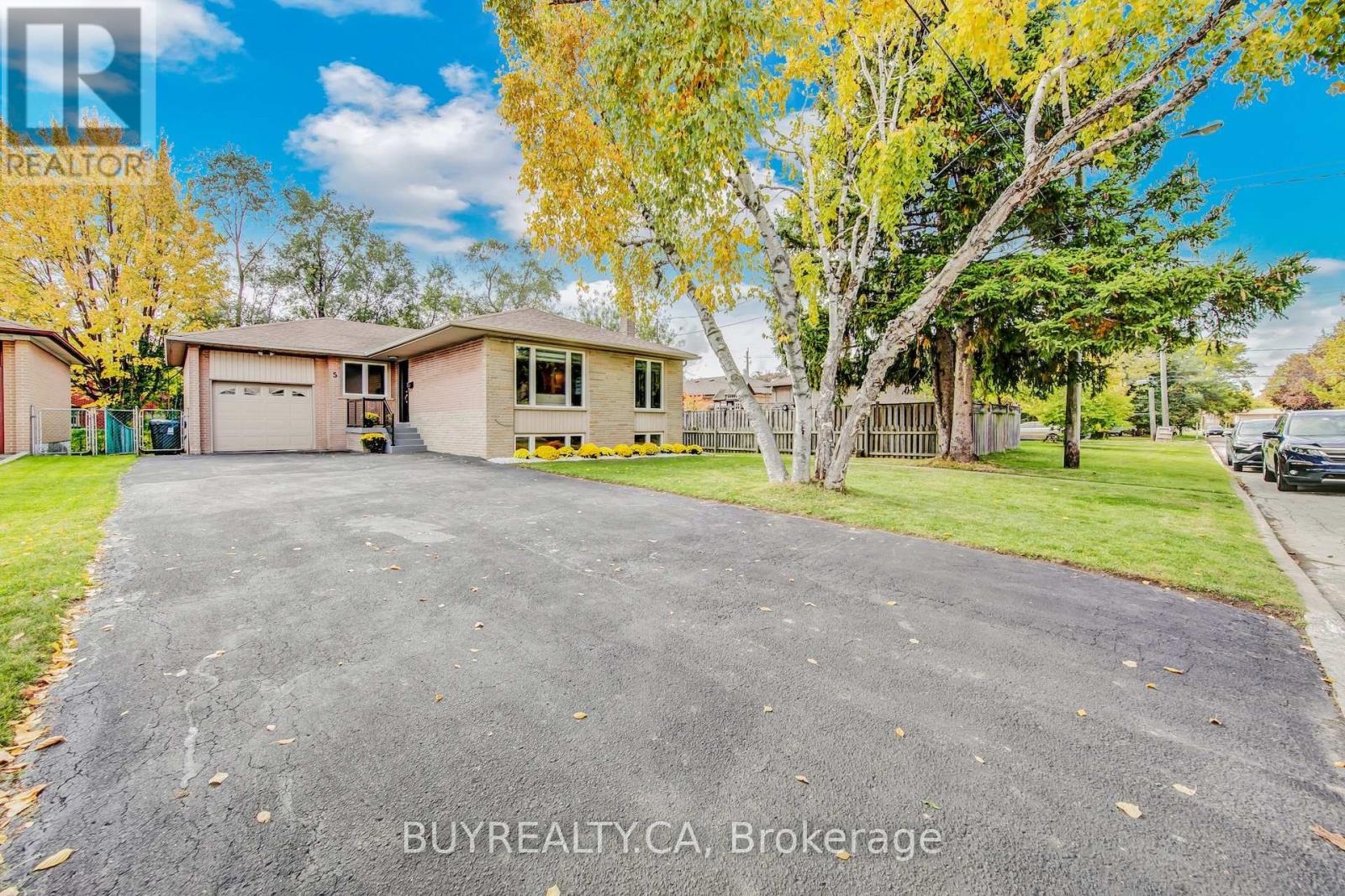 5 Baintree Street E, Toronto, Ontario  M3H 3X4 - Photo 2 - C12479807