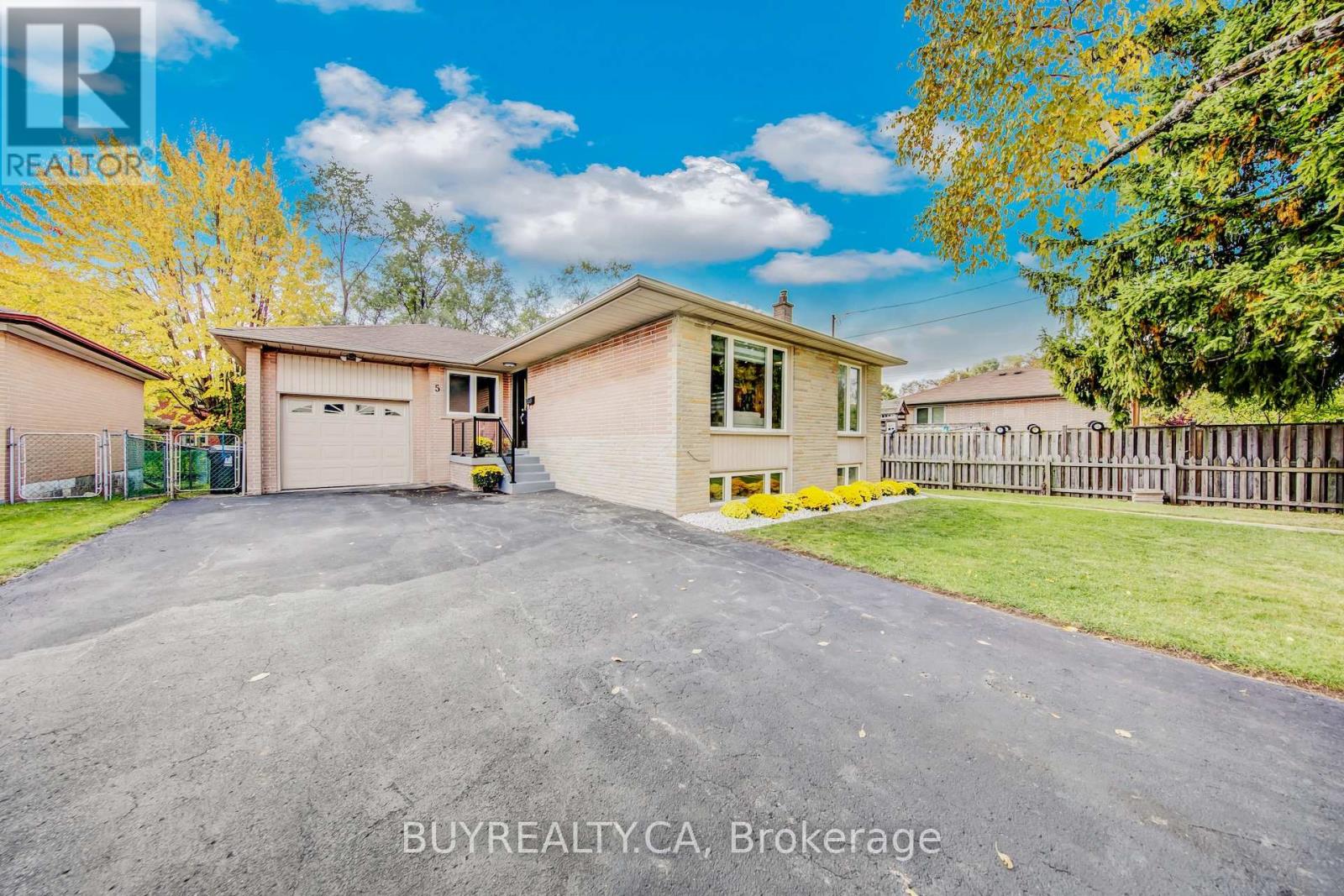 5 Baintree Street E, Toronto, Ontario  M3H 3X4 - Photo 3 - C12479807