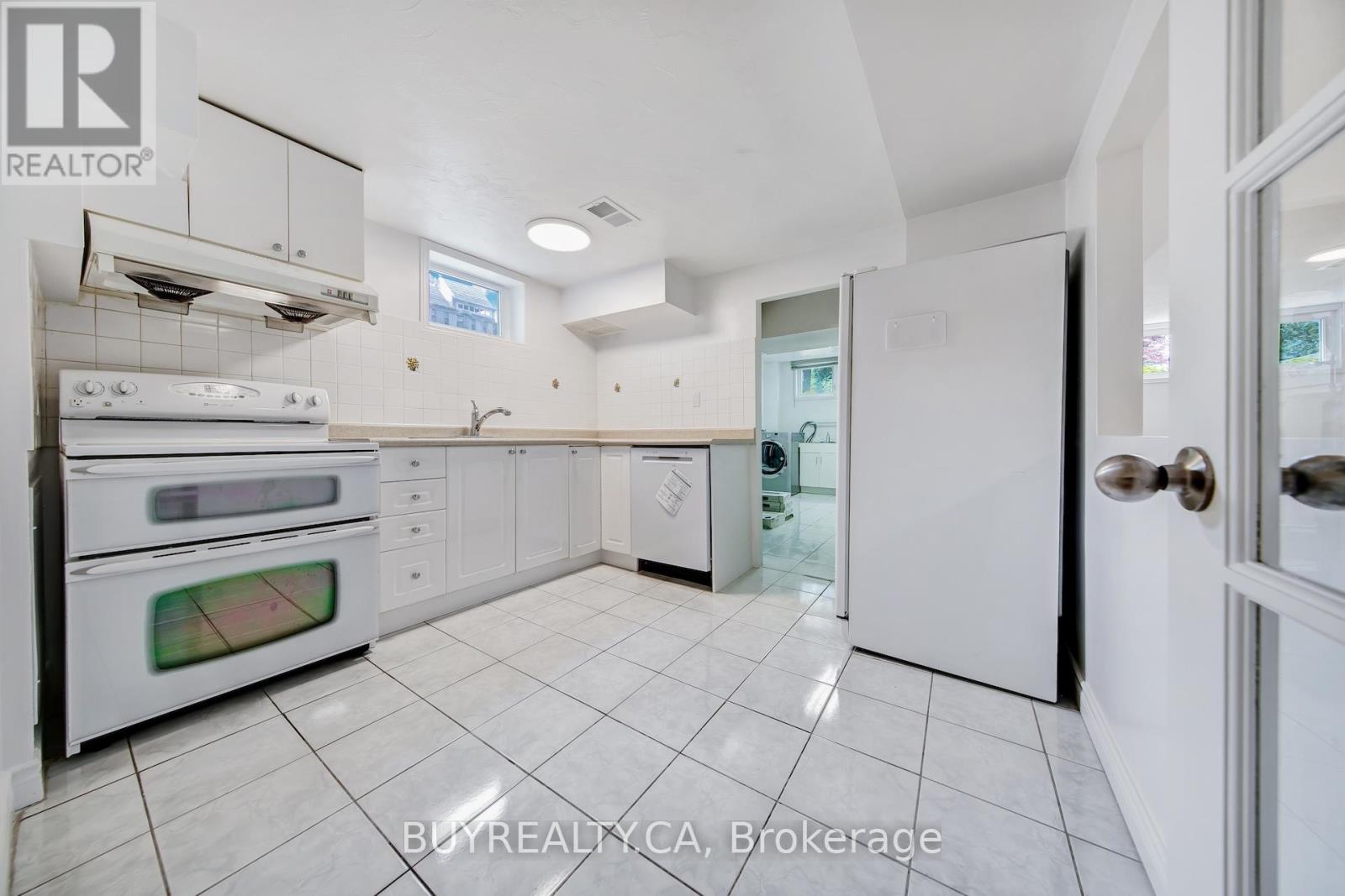 5 Baintree Street E, Toronto, Ontario  M3H 3X4 - Photo 31 - C12479807