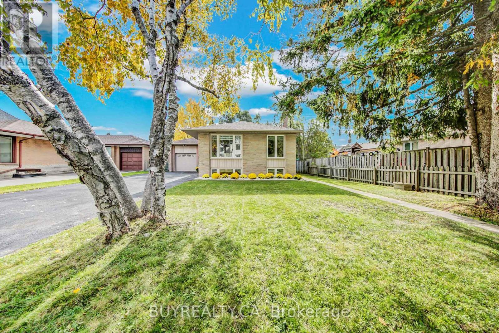 5 Baintree Street E, Toronto, Ontario  M3H 3X4 - Photo 4 - C12479807