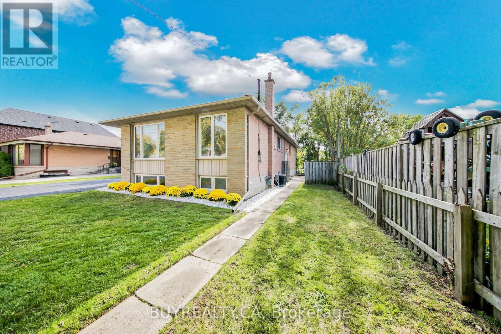 5 Baintree Street E, Toronto, Ontario  M3H 3X4 - Photo 40 - C12479807