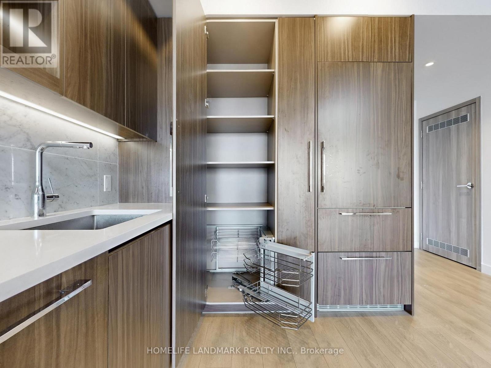 95 Mcmahom Drive, Toronto, Ontario  M2K 0H2 - Photo 12 - C12479811