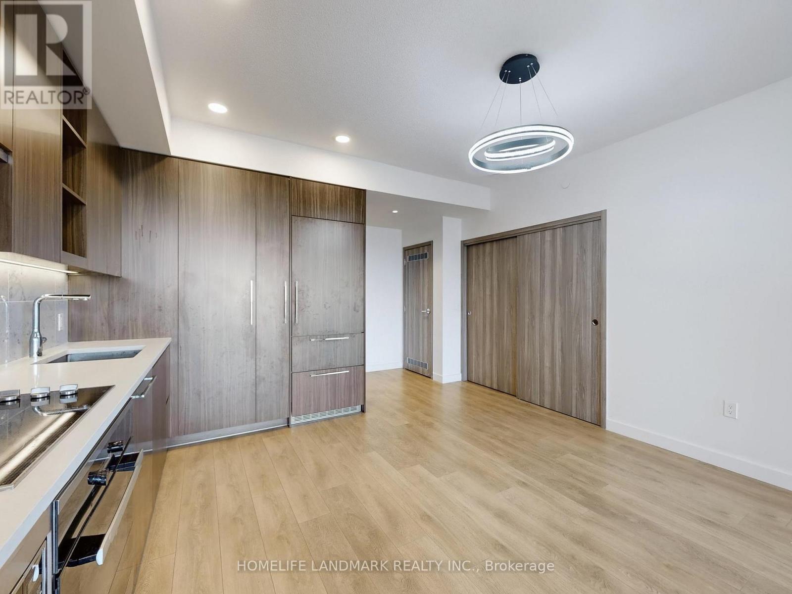 95 Mcmahom Drive, Toronto, Ontario  M2K 0H2 - Photo 8 - C12479811