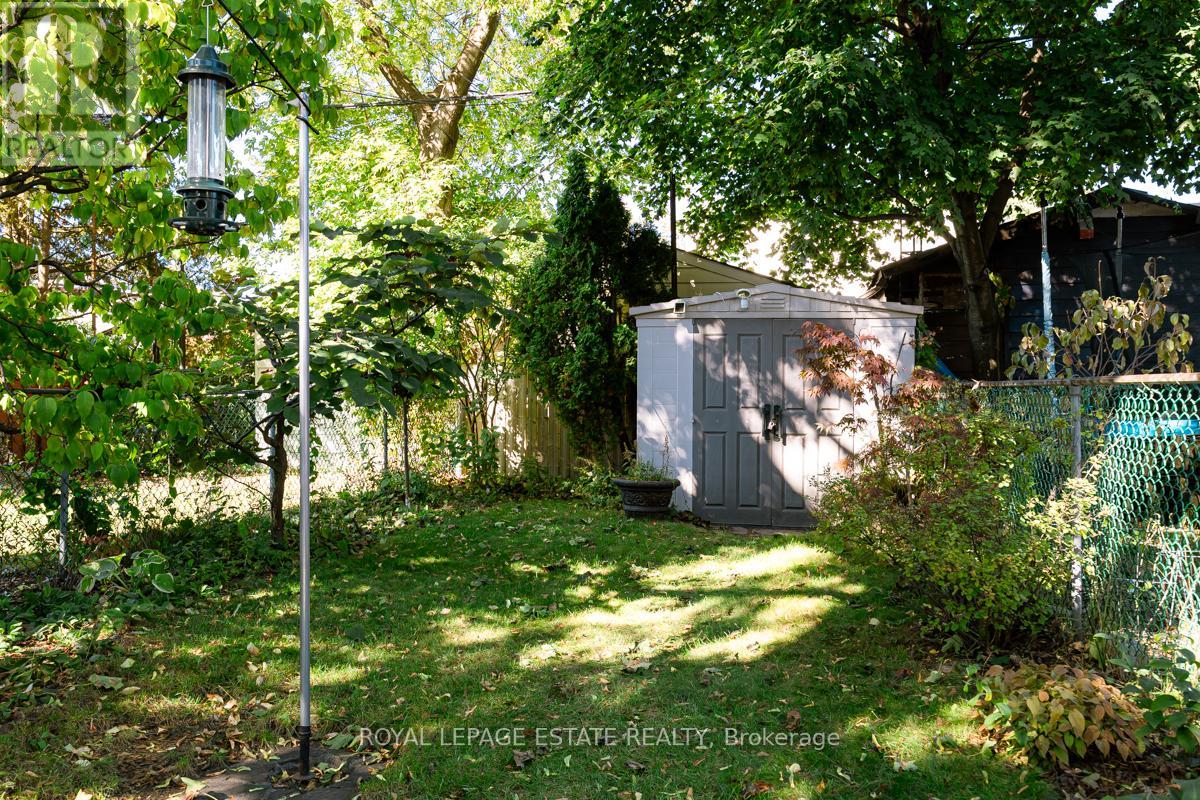 532 Glebeholme Boulevard, Toronto, Ontario  M4C 1V4 - Photo 23 - E12479812