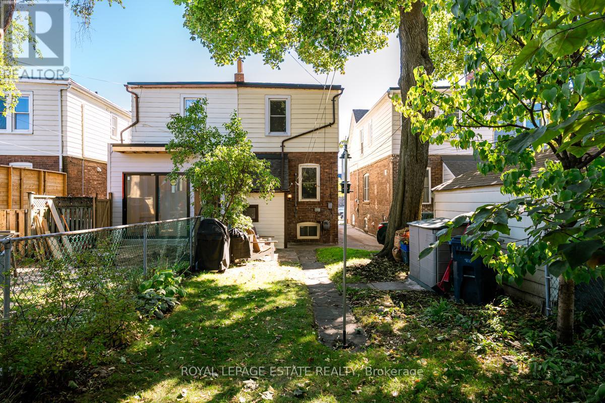 532 Glebeholme Boulevard, Toronto, Ontario  M4C 1V4 - Photo 25 - E12479812