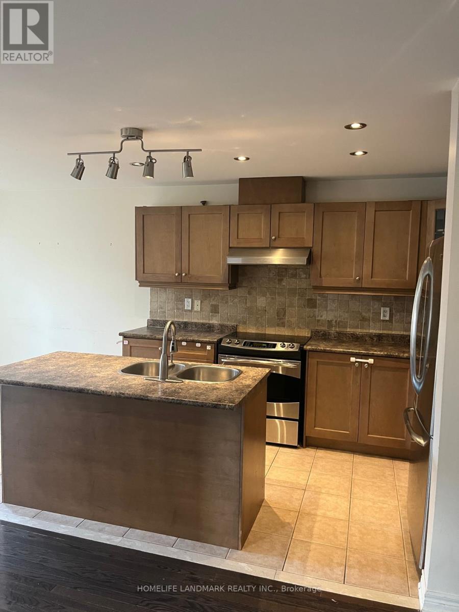 336 Drummond Drive, Vaughan, Ontario  L6A 0A6 - Photo 3 - N12479795