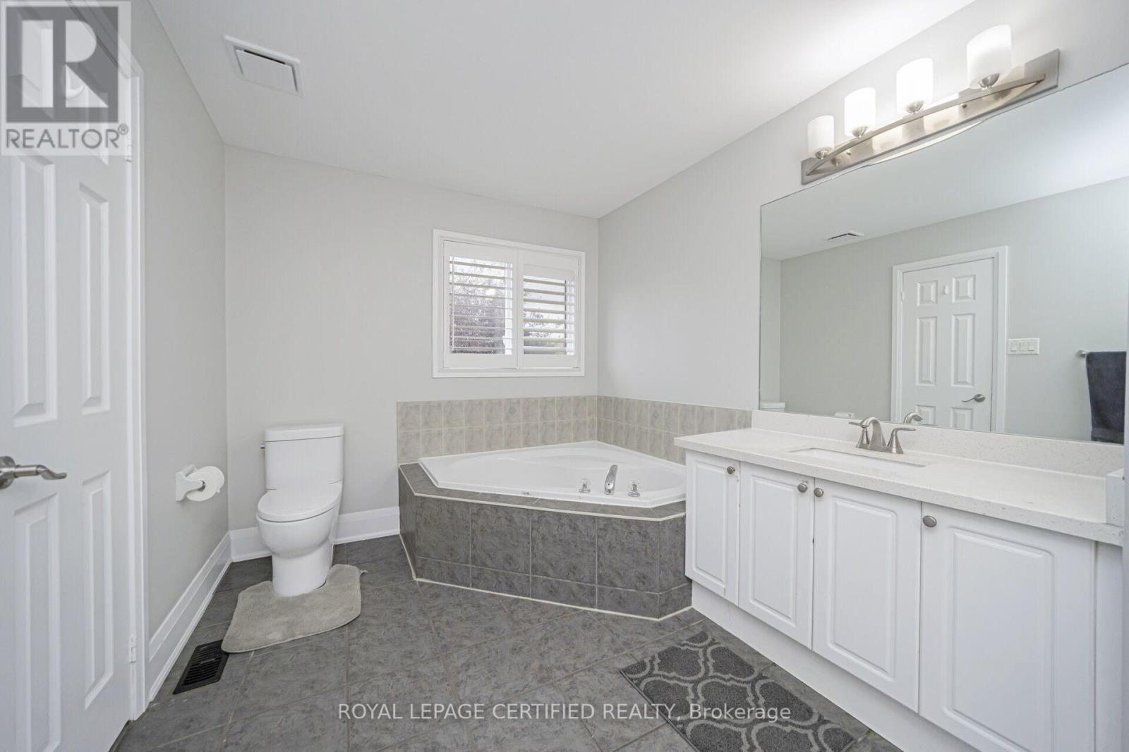 57 Legend Lane, Brampton, Ontario  L6X 5B6 - Photo 19 - W12479800