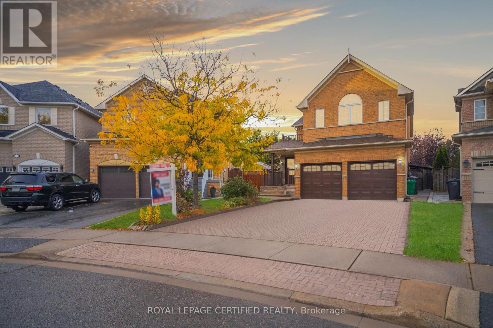 57 Legend Lane, Brampton, Ontario  L6X 5B6 - Photo 2 - W12479800