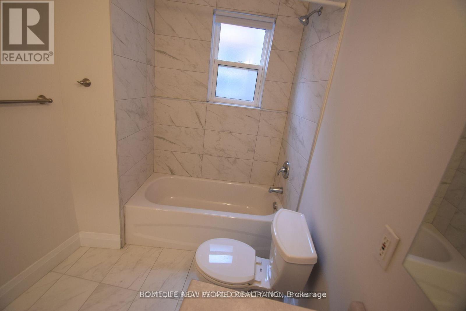 2b - 2218 Dundas Street W, Toronto, Ontario  M6R 1X3 - Photo 13 - W12479808