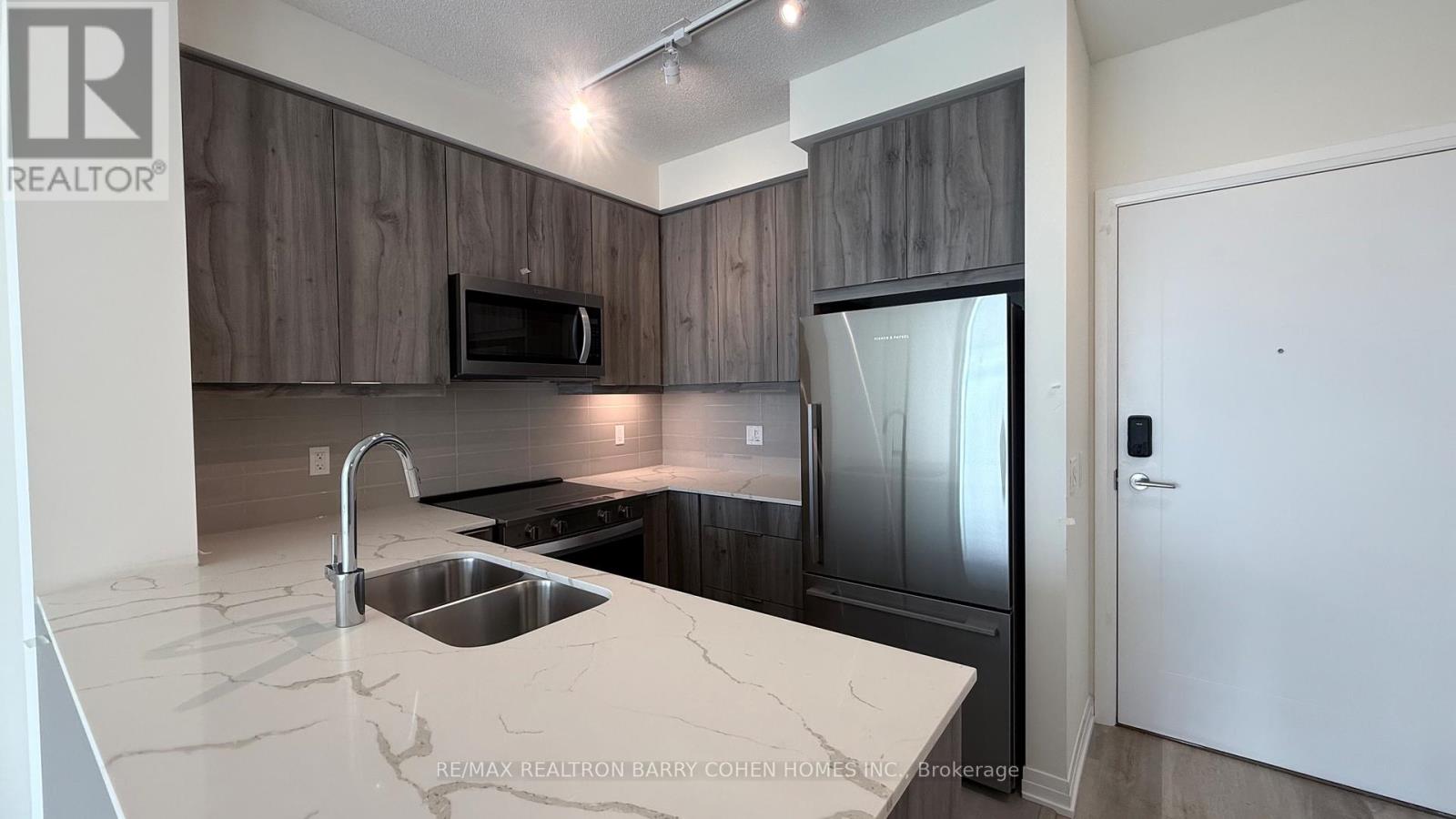 3102 - 15 Watergarden Drive, Mississauga, Ontario  L5R 0H4 - Photo 3 - W12479813