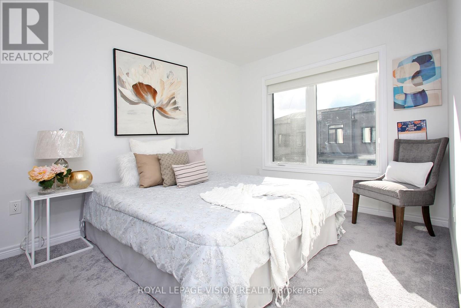 21 Sorbara Way, Whitby, Ontario  L1M 0M4 - Photo 4 - E12474410