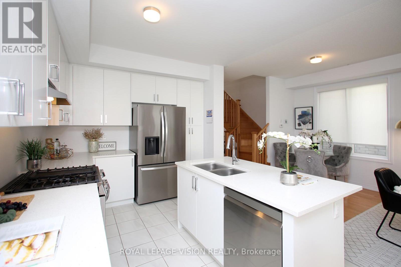 21 Sorbara Way, Whitby, Ontario  L1M 0M4 - Photo 9 - E12474410