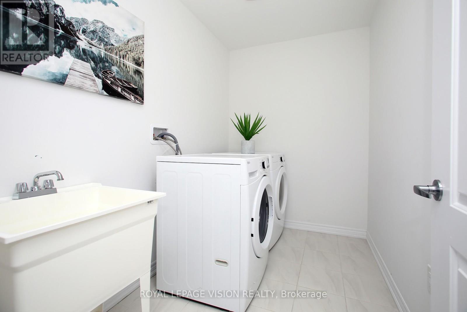 21 Sorbara Way, Whitby, Ontario  L1M 0M4 - Photo 10 - E12474410