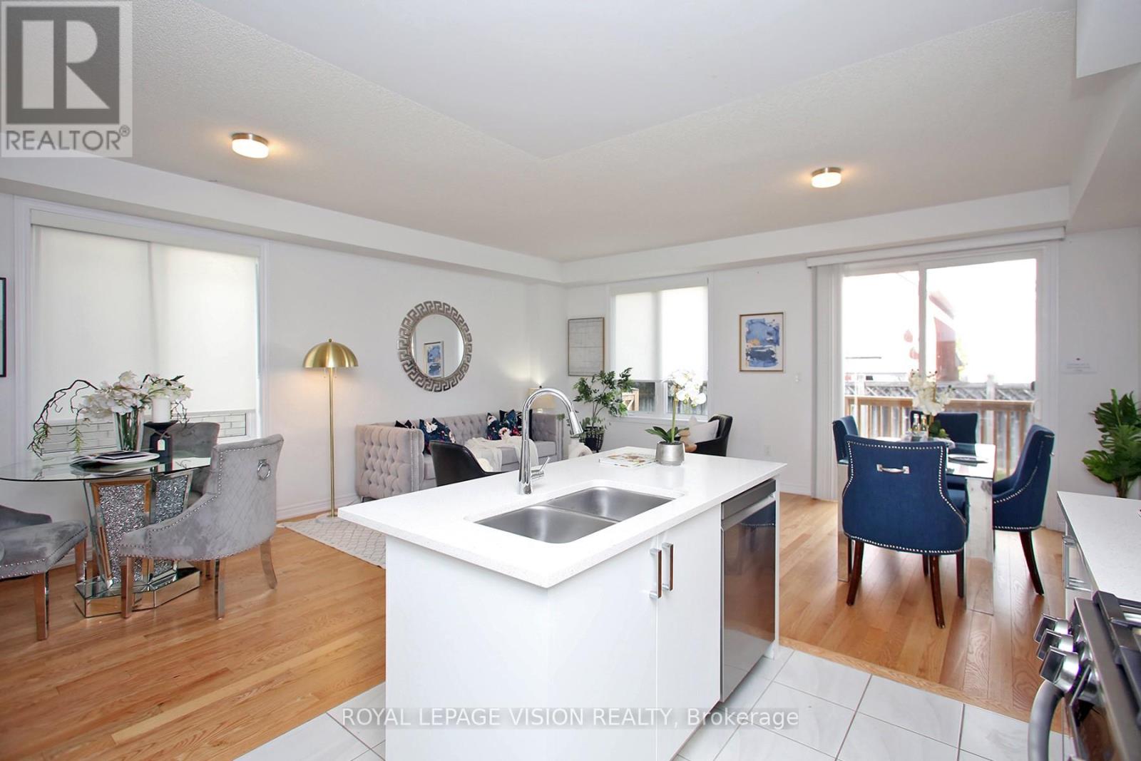 21 Sorbara Way, Whitby, Ontario  L1M 0M4 - Photo 7 - E12474410