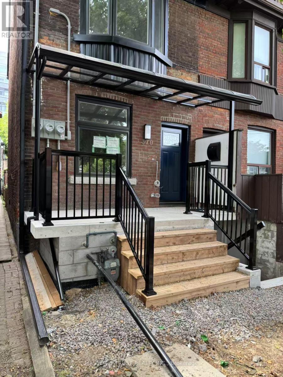 Unit2 - 370 Lippincott Street, Toronto, Ontario  M5S 2P7 - Photo 2 - C12479831