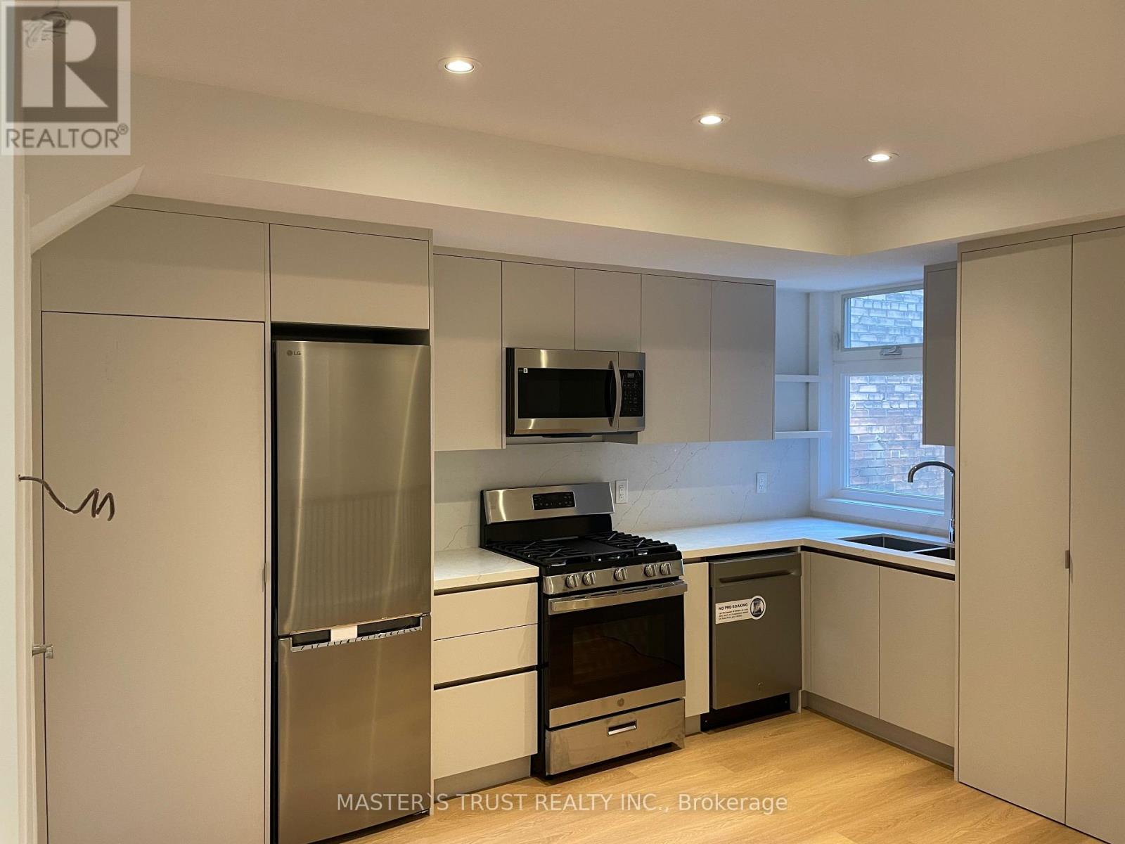 Unit2 - 370 Lippincott Street, Toronto, Ontario  M5S 2P7 - Photo 6 - C12479831