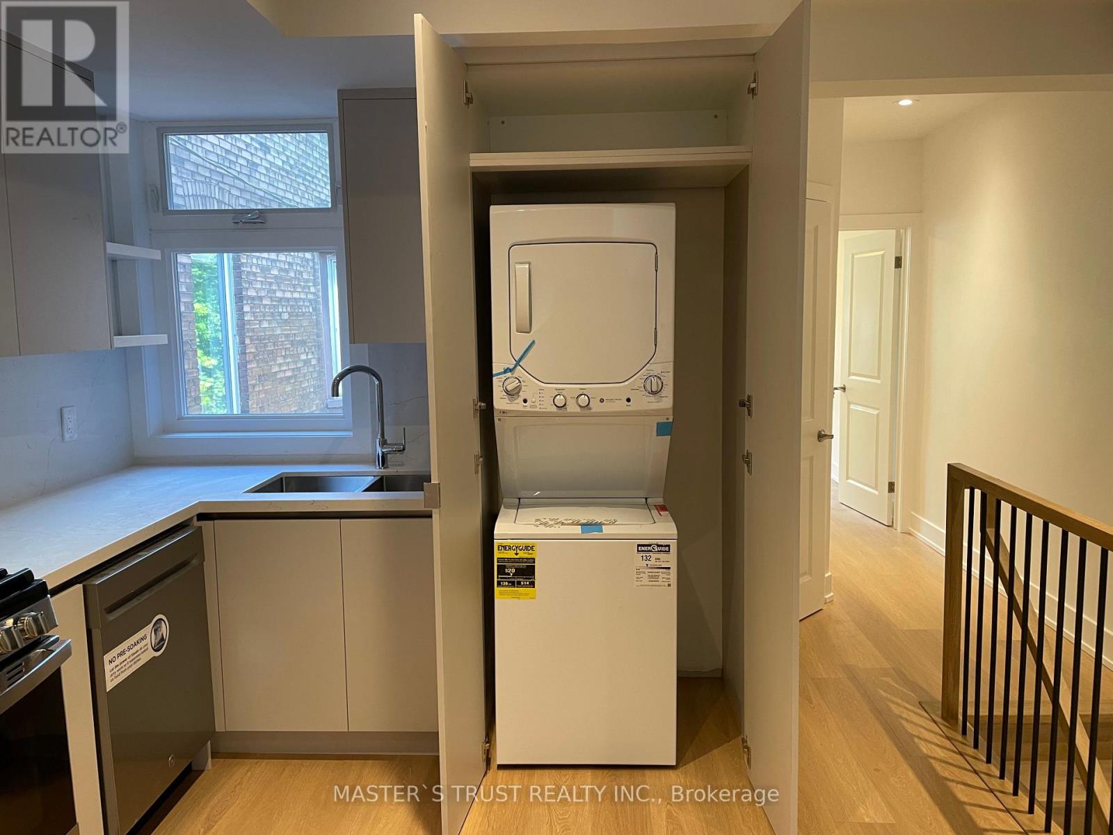 Unit2 - 370 Lippincott Street, Toronto, Ontario  M5S 2P7 - Photo 7 - C12479831