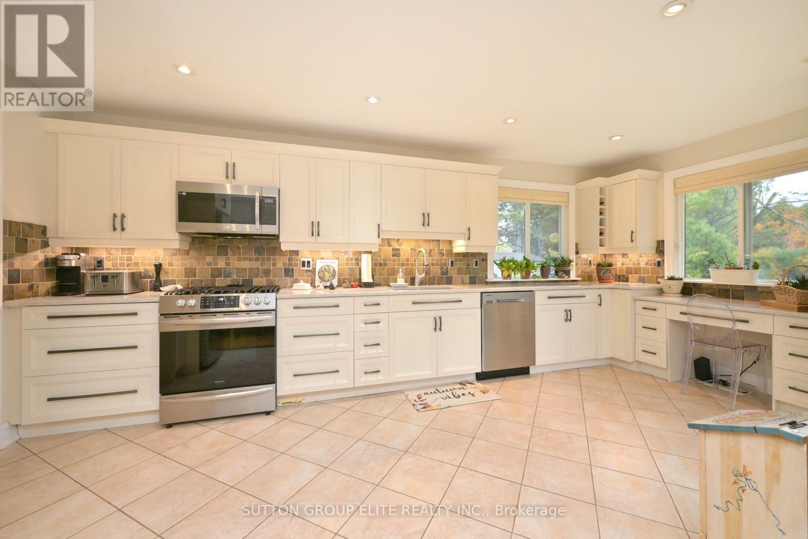 2129 Chantler Street, Innisfil, Ontario  L9S 1B4 - Photo 5 - N12479822