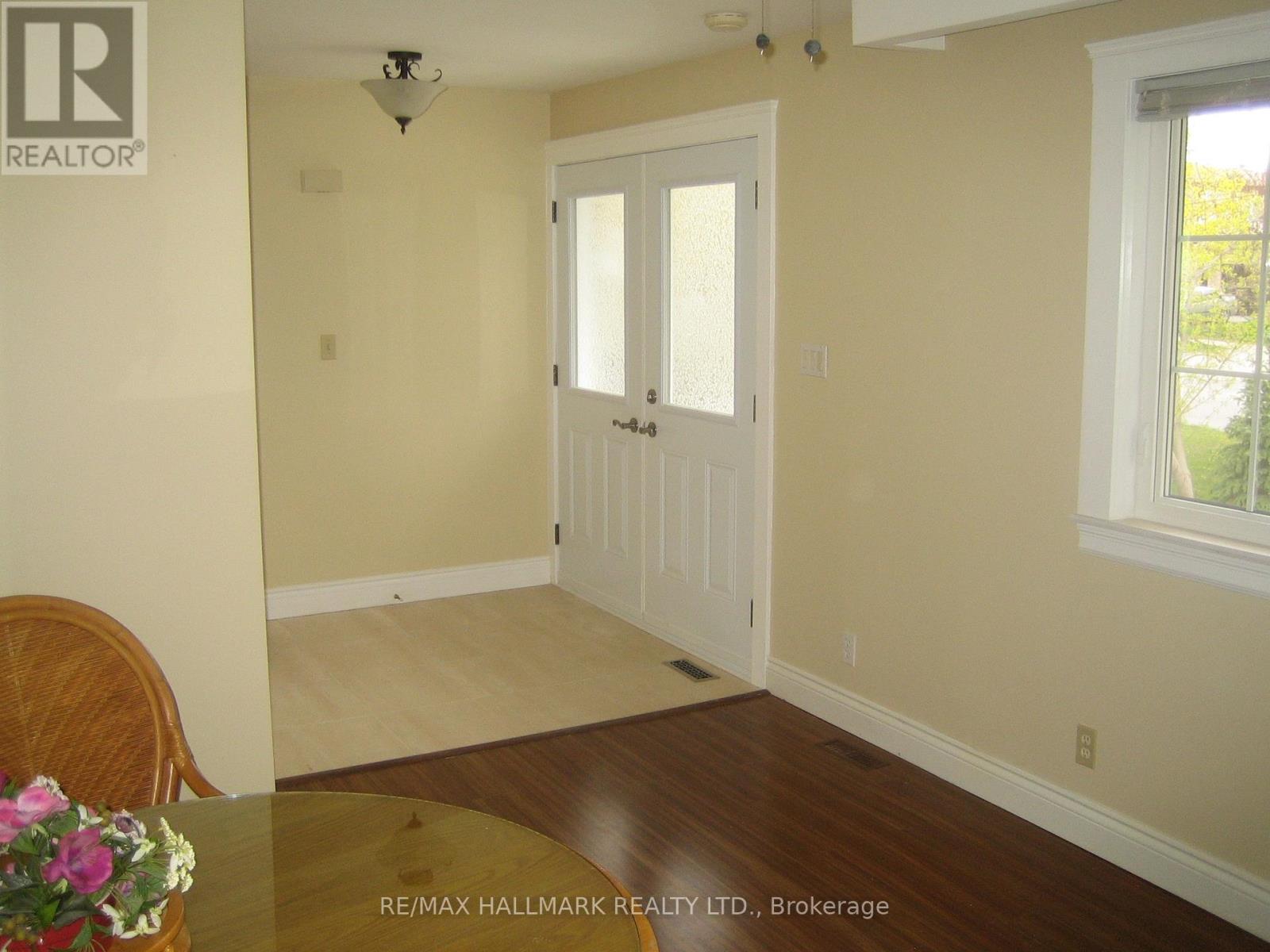 166 Weldrick Road, Richmond Hill, Ontario  L4C 3V1 - Photo 11 - N12479824