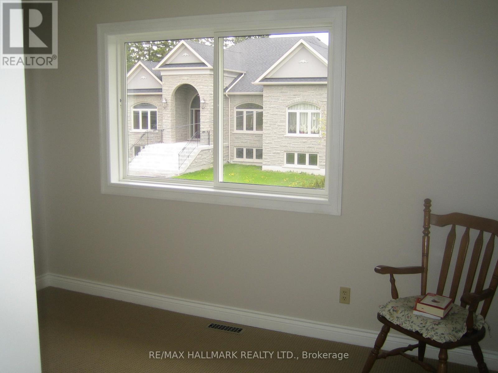 166 Weldrick Road, Richmond Hill, Ontario  L4C 3V1 - Photo 3 - N12479824
