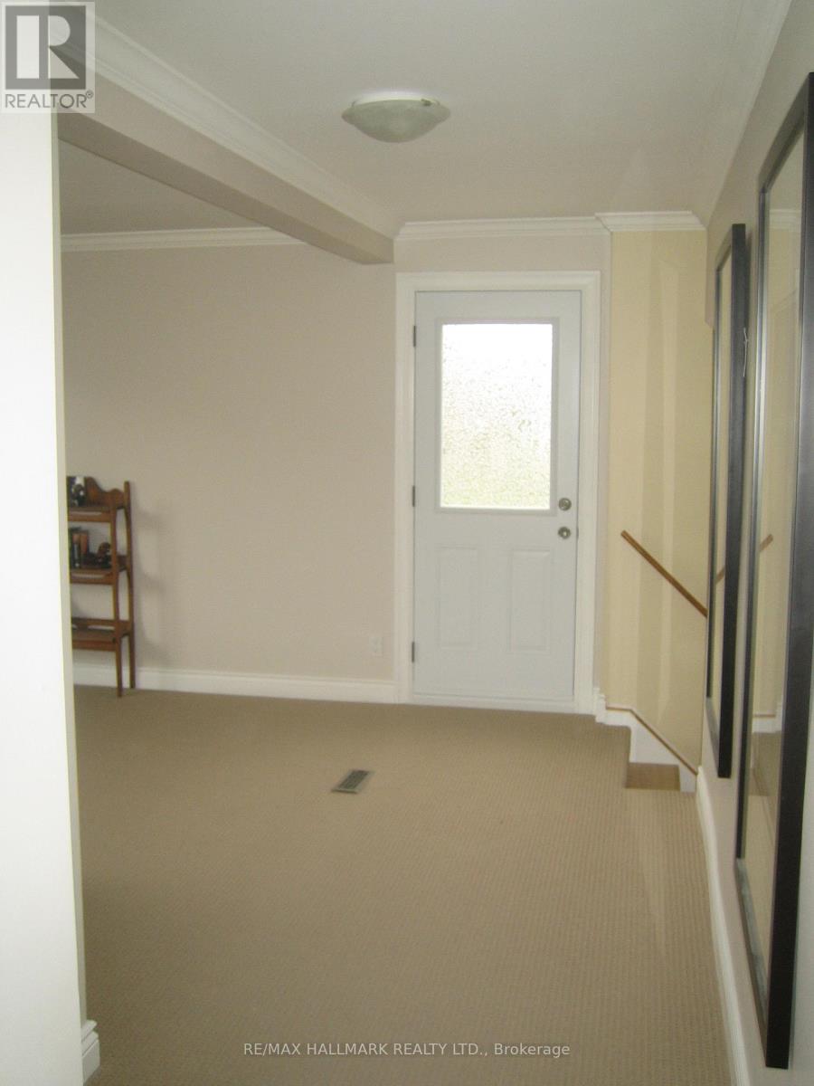 166 Weldrick Road, Richmond Hill, Ontario  L4C 3V1 - Photo 6 - N12479824