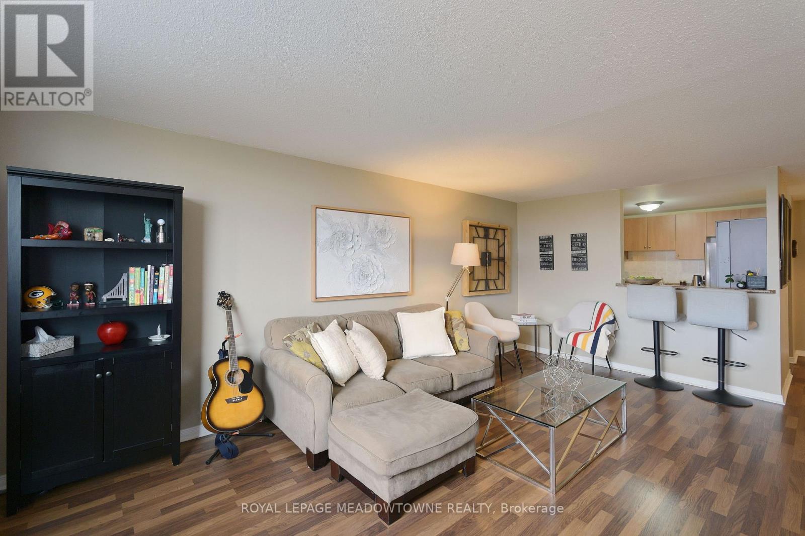 501 - 6720 Glen Erin Drive, Mississauga, Ontario  L5N 3K8 - Photo 1 - W12479814