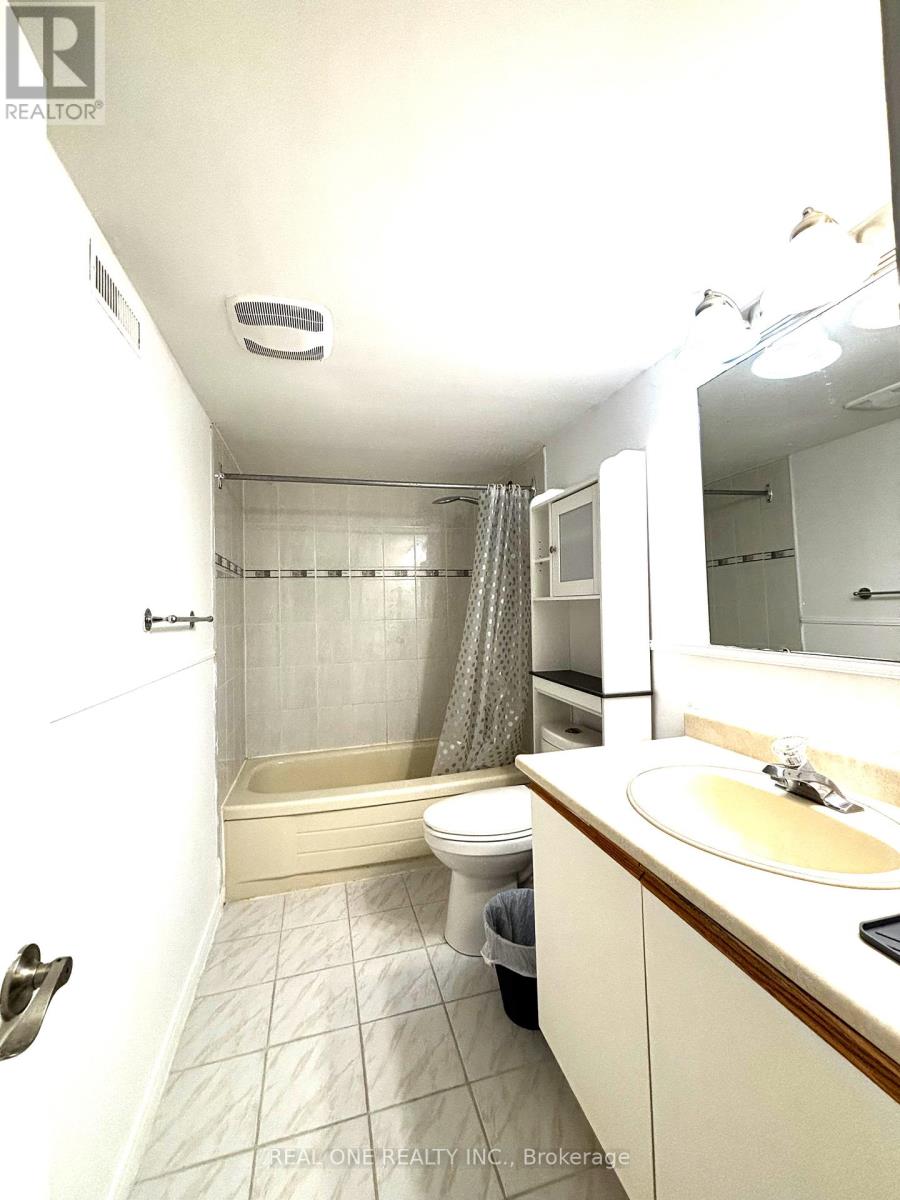Basement - 684 Savoy Crescent, Mississauga, Ontario  L5R 3B3 - Photo 11 - W12479819