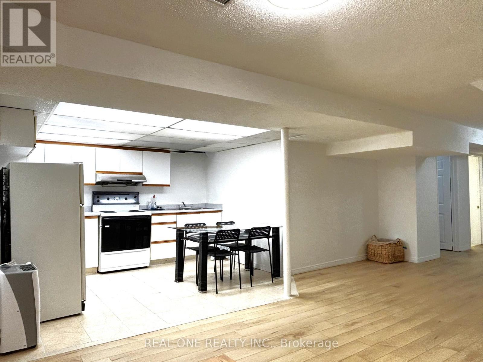 Basement - 684 Savoy Crescent, Mississauga, Ontario  L5R 3B3 - Photo 5 - W12479819