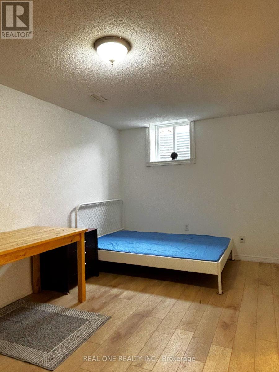Basement - 684 Savoy Crescent, Mississauga, Ontario  L5R 3B3 - Photo 8 - W12479819