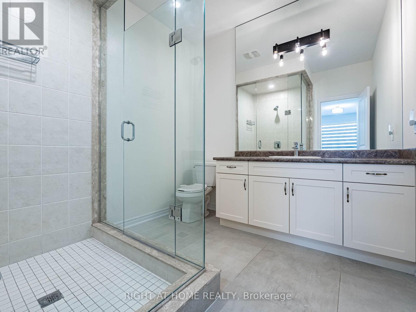 16 Charing Cross Gate, Oakville, Ontario  L6H 0V7 - Photo 42 - W12479820