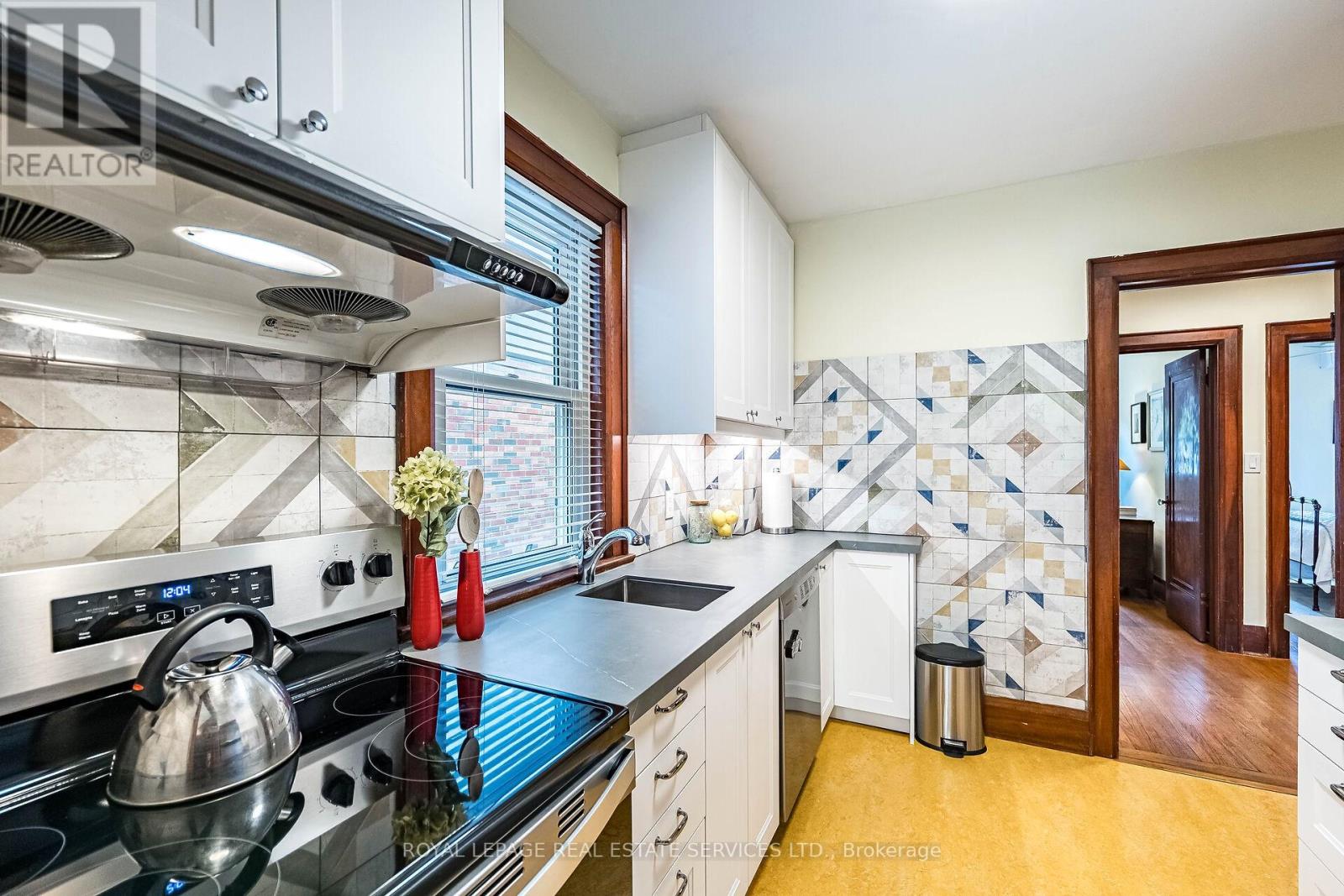 44 Fourth Street, Toronto, Ontario  M8V 2Y3 - Photo 15 - W12479835