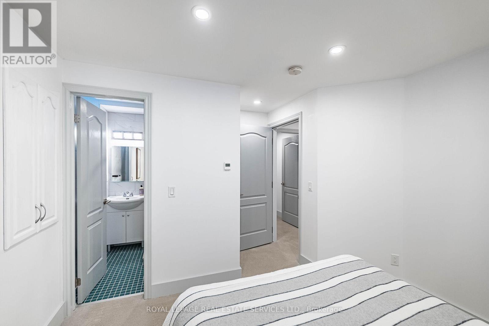 44 Fourth Street, Toronto, Ontario  M8V 2Y3 - Photo 28 - W12479835