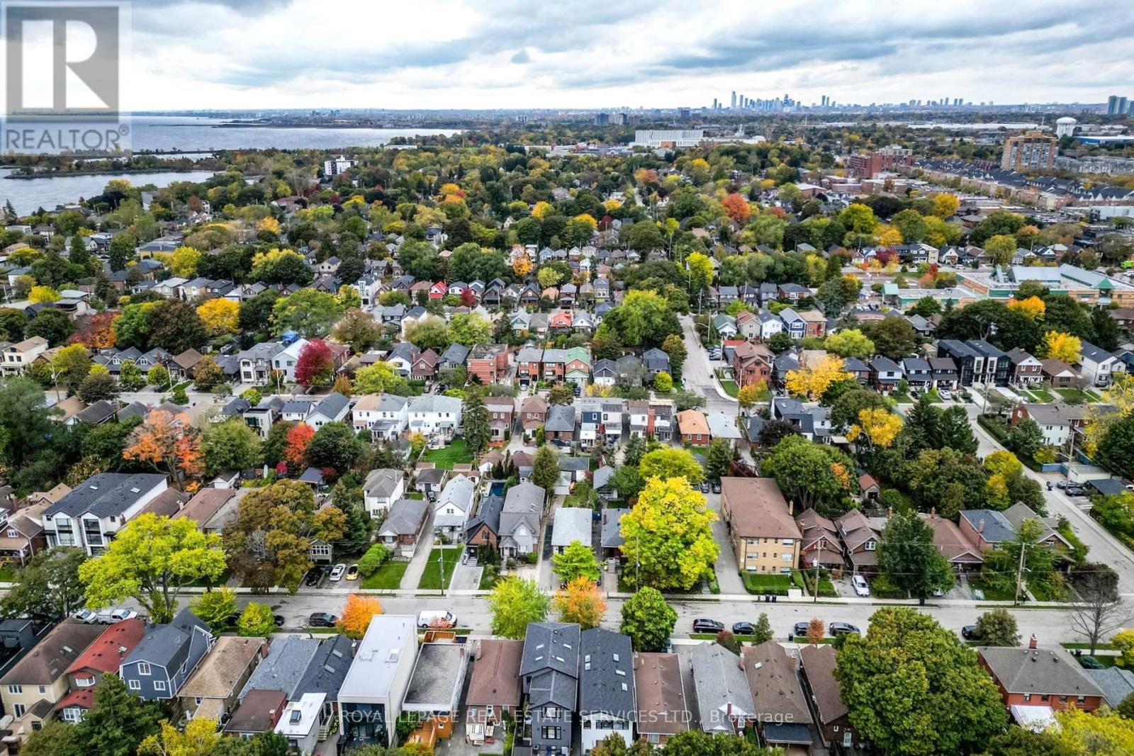 44 Fourth Street, Toronto, Ontario  M8V 2Y3 - Photo 3 - W12479835