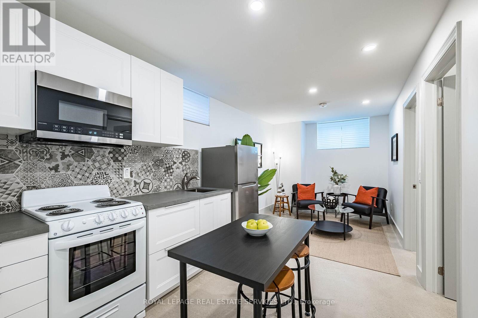 44 Fourth Street, Toronto, Ontario  M8V 2Y3 - Photo 31 - W12479835