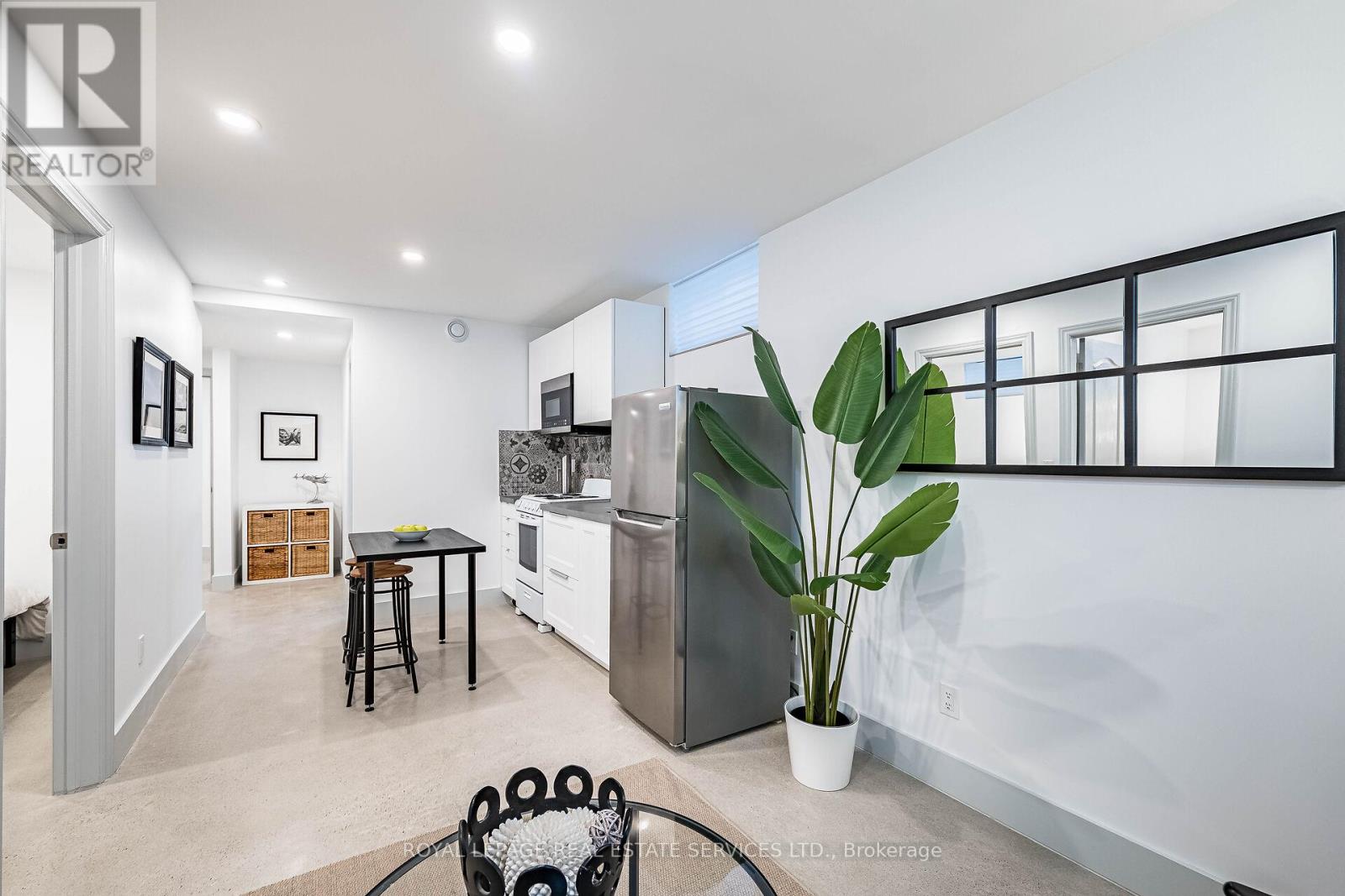 44 Fourth Street, Toronto, Ontario  M8V 2Y3 - Photo 33 - W12479835